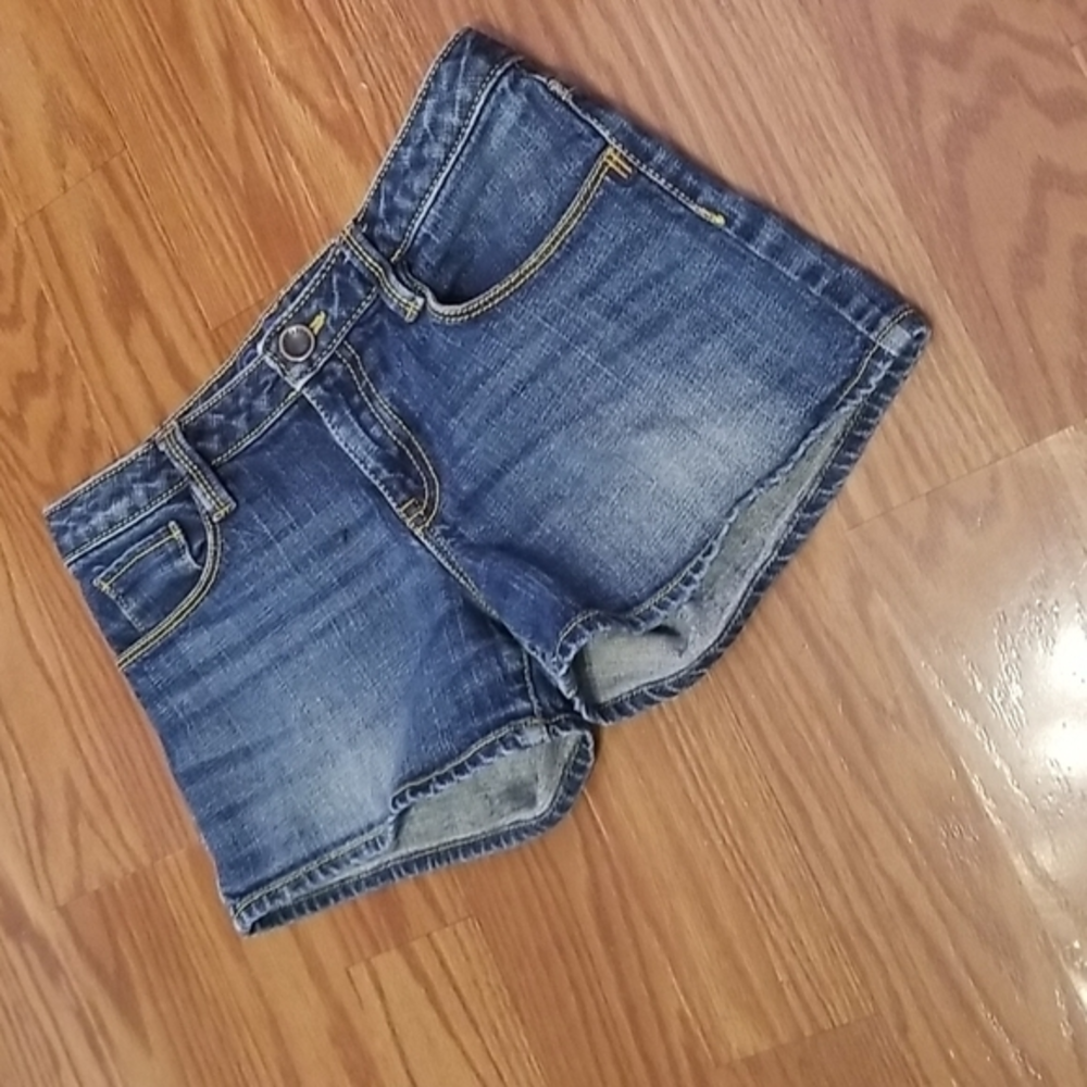 Girls gap shorts size 12 reg embroidery on back pockets